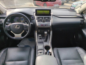 Photo 21 du bon plan LEXUS NX 300h 4WD Executive occasion à 25990 €