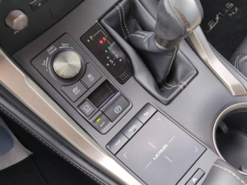 Photo 26 du bon plan LEXUS NX 300h 4WD Executive occasion à 25990 €
