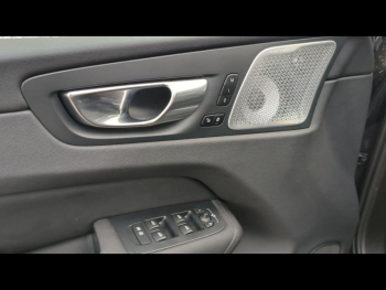 Photo 21 du bon plan VOLVO XC60 T6 Hybride Rechargeable 253 + 145ch Ultra Style Dark Geartronic 8 AWD occasion à 69980 €
