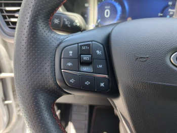 Photo 22 du bon plan FORD Kuga 2.5 Duratec 190ch FHEV E85 Graphite Tech Edition BVA occasion à 28990 €