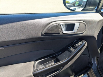 Photo 9 du bon plan FORD Fiesta 1.0 EcoBoost 100ch Stop&Start Titanium 5p occasion à 10890 €
