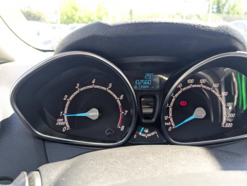Photo 13 du bon plan FORD Fiesta 1.0 EcoBoost 100ch Stop&Start Titanium 5p occasion à 10890 €