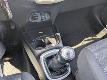 Photo 16 du bon plan TOYOTA Yaris 69 VVT-i Active 5p occasion à 10990 €
