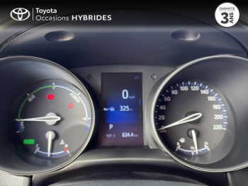 Photo 14 du bon plan TOYOTA C-HR 122h Design 2WD E-CVT RC18 occasion à 17990 €