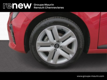 Photo 15 du bon plan RENAULT Clio 1.6 E-Tech 145ch full hybrid Evolution - 24 occasion à 18799 €
