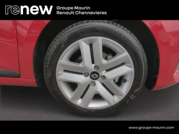 Photo 16 du bon plan RENAULT Clio 1.6 E-Tech 145ch full hybrid Evolution - 24 occasion à 18799 €