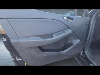 Photo 22 du bon plan RENAULT Clio 1.6 E-Tech hybride 145ch Techno occasion à 12290 €