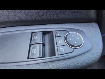 Photo 24 du bon plan RENAULT Clio 1.6 E-Tech hybride 145ch Techno occasion à 12290 €