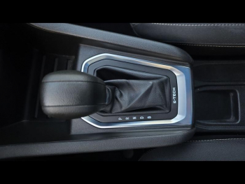 Photo 26 du bon plan RENAULT Clio 1.6 E-Tech hybride 145ch Techno occasion à 12290 €
