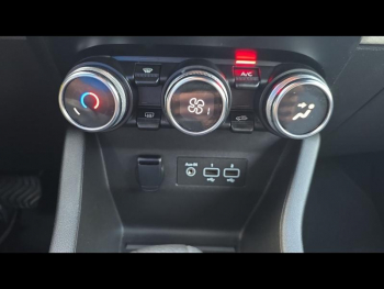 Photo 27 du bon plan RENAULT Clio 1.6 E-Tech hybride 145ch Techno occasion à 12290 €