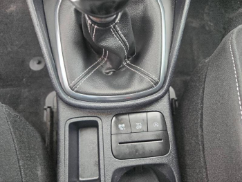 Photo 27 du bon plan FORD Fiesta 1.0 Flexifuel 95ch Titanium Business 5p occasion à 14790 €