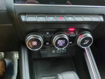 Photo 9 du bon plan RENAULT Clio 1.6 E-Tech 145ch full hybrid esprit Alpine occasion à 18990 €