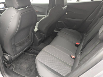 Photo 10 du bon plan PEUGEOT 2008 1.2 PureTech 130ch S&S GT EAT8 occasion à 17990 €
