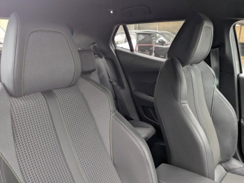 Photo 20 du bon plan PEUGEOT 2008 1.2 PureTech 130ch S&S GT EAT8 occasion à 17990 €