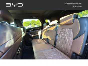Photo 6 du bon plan BYD Tang 517ch - 86 kWh Flagship (Red) occasion à 42990 €