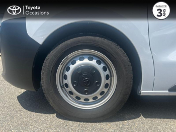 Photo 16 du bon plan TOYOTA ProAce Verso Medium 2.0 140 D-4D Dynamic MC24 occasion à 34990 €