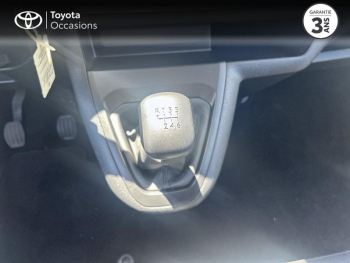 Photo 22 du bon plan TOYOTA ProAce Verso Medium 2.0 140 D-4D Dynamic MC24 occasion à 34990 €