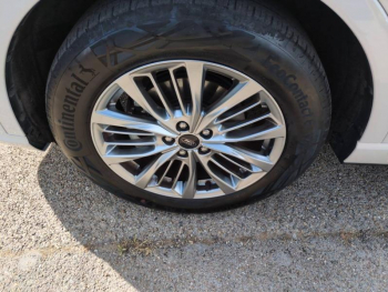 Photo 25 du bon plan FORD Kuga 2.5 Duratec 190ch FHEV E85 Vignale BVA occasion à 26990 €