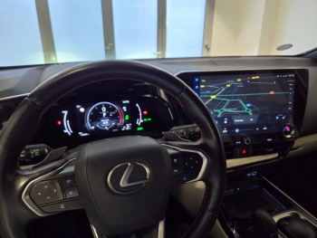 Photo 4 du bon plan LEXUS NX 450h+ Executive 4WD MY25 occasion à 48490 €