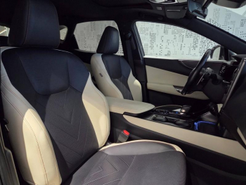 Photo 11 du bon plan LEXUS NX 450h+ Executive 4WD MY25 occasion à 48490 €