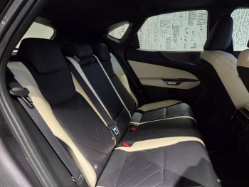 Photo 12 du bon plan LEXUS NX 450h+ Executive 4WD MY25 occasion à 48490 €