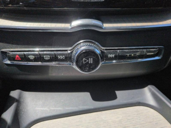 Photo 24 du bon plan VOLVO XC60 B4 AdBlue 197ch Inscription Luxe Geartronic occasion à 23500 €