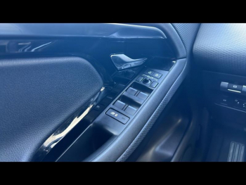 Photo 11 du bon plan LAND-ROVER Evoque 2.0 P 200ch Flex Fuel R-Dynamic S AWD BVA Mark III occasion à 35900 €