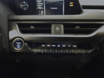 Photo 7 du bon plan LEXUS UX 250h 2WD Premium Edition MY22 occasion à 23490 €