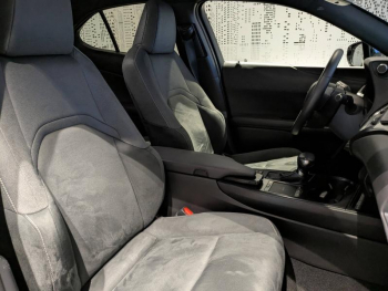 Photo 9 du bon plan LEXUS UX 250h 2WD Premium Edition MY22 occasion à 23490 €