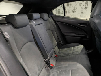 Photo 10 du bon plan LEXUS UX 250h 2WD Premium Edition MY22 occasion à 23490 €