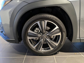 Photo 18 du bon plan LEXUS UX 250h 2WD Premium Edition MY22 occasion à 23490 €