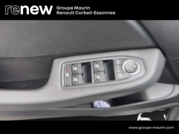 Photo 15 du bon plan RENAULT Clio 1.6 E-Tech hybride 145ch Evolution occasion à 12590 €