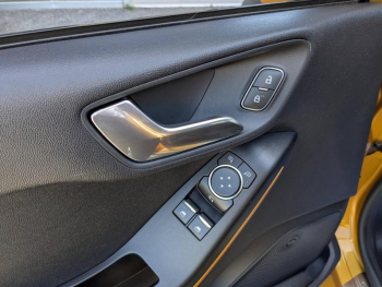 Photo 8 du bon plan FORD Fiesta Active 1.0 EcoBoost 100ch S&S Pack BVA Euro6.2 occasion à 14400 €