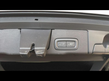Photo 8 du bon plan VOLVO XC60 T6 Hybride Rechargeable 253 + 145ch Black Edition Geartronic 8 AWD occasion à 49900 €