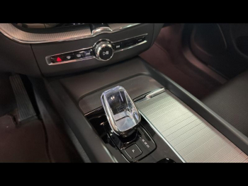 Photo 18 du bon plan VOLVO XC60 T6 Hybride Rechargeable 253 + 145ch Black Edition Geartronic 8 AWD occasion à 49900 €