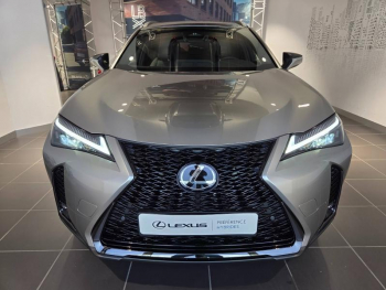 Photo 2 du bon plan LEXUS UX 300h F SPORT Design 2WD MC25 occasion à 31890 €
