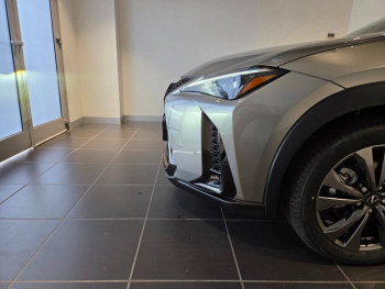 Photo 19 du bon plan LEXUS UX 300h F SPORT Design 2WD MC25 occasion à 31890 €