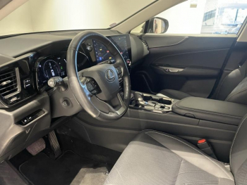 Photo 19 du bon plan LEXUS NX 450h+ Executive 4WD occasion à 52890 €