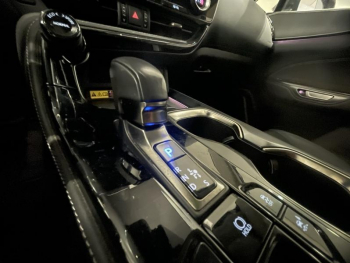 Photo 23 du bon plan LEXUS NX 450h+ Executive 4WD occasion à 52890 €