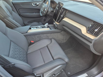 Photo 5 du bon plan VOLVO XC60 T6 Hybride Rechargeable 350ch Plus Style Dark Geartronic 8 AWD occasion à 69900 €