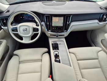 Photo 5 du bon plan VOLVO V60 B4 197ch Plus Style Dark DCT 7 occasion à 51490 €
