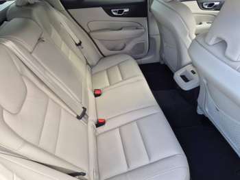 Photo 7 du bon plan VOLVO V60 B4 197ch Plus Style Dark DCT 7 occasion à 51490 €