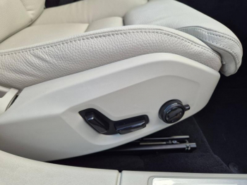 Photo 15 du bon plan VOLVO V60 B4 197ch Plus Style Dark DCT 7 occasion à 51490 €