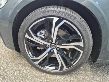 Photo 18 du bon plan VOLVO V60 B4 197ch Plus Style Dark DCT 7 occasion à 51490 €