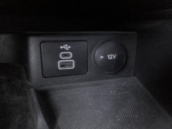 Photo 17 du bon plan FORD Kuga 2.5 Duratec 190ch Flexifuel FHEV E85 Titanium BVA occasion à 26900 €