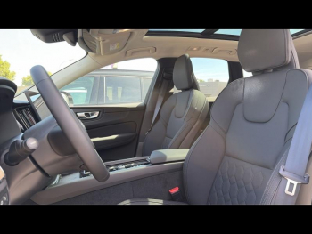 Photo 5 du bon plan VOLVO XC60 T6 Hybride Rechargeable 253 + 145ch Ultra Style Dark Geartronic 8 AWD occasion à 69900 €