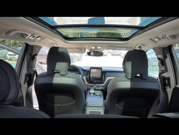 Photo 9 du bon plan VOLVO XC60 T6 Hybride Rechargeable 253 + 145ch Ultra Style Dark Geartronic 8 AWD occasion à 69900 €