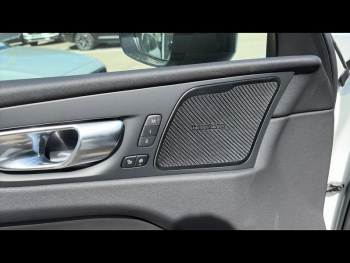 Photo 13 du bon plan VOLVO XC60 T6 Hybride Rechargeable 253 + 145ch Ultra Style Dark Geartronic 8 AWD occasion à 69900 €