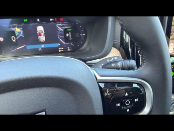 Photo 16 du bon plan VOLVO XC60 T6 Hybride Rechargeable 253 + 145ch Ultra Style Dark Geartronic 8 AWD occasion à 69900 €