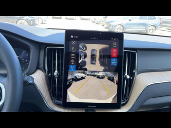 Photo 20 du bon plan VOLVO XC60 T6 Hybride Rechargeable 253 + 145ch Ultra Style Dark Geartronic 8 AWD occasion à 69900 €